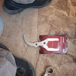 Husky 3way Plumbing Wrench 