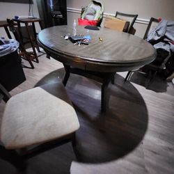 Dinning Table And  Chairs
