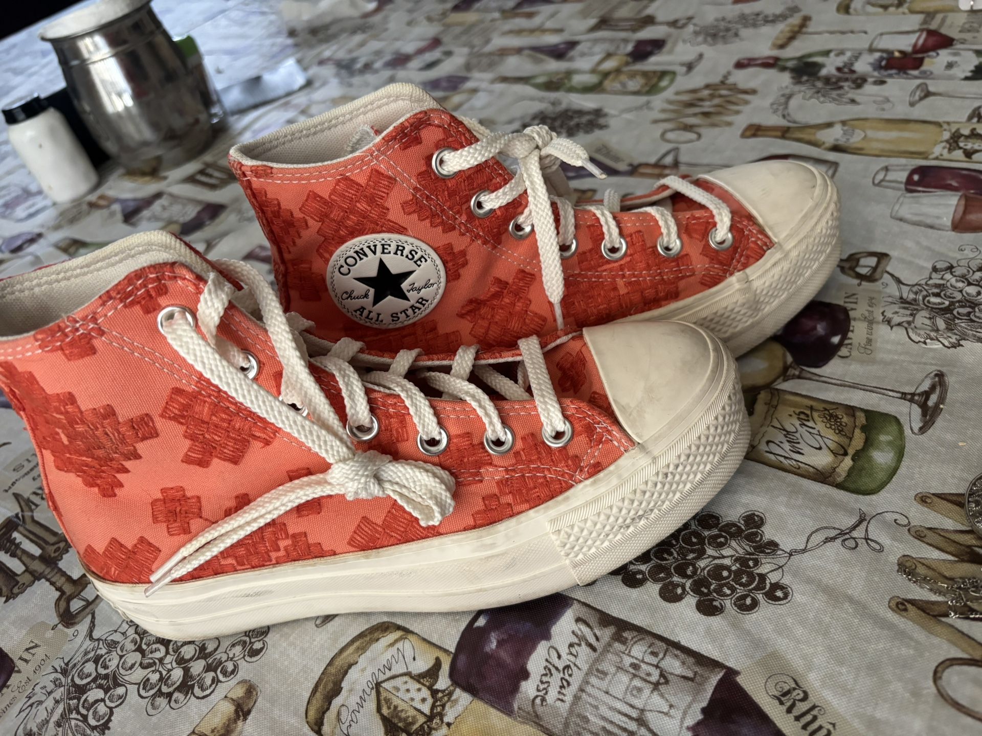 Converse Size 7