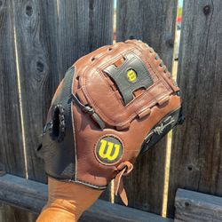 Wilson A475 Leather Baseball Glove 11.5” RHT Brown Black Youth Softball