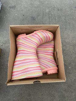 Pink UGGS rain boots youth