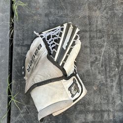 Hockey Bauer Prodigy Glove And Blocker Set