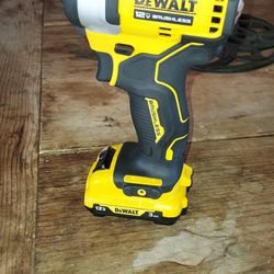 DEWALT
XTREME 12-volt Max Variable Speed Brushless 1/2-in
Drive Cordless Impact Wrench