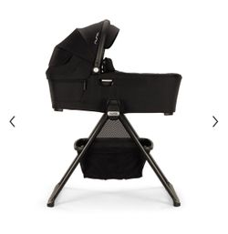 Nuna basinet with stand