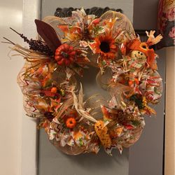 Thanksgiving Wreath To Make Your House Door Look Beautiful ! 