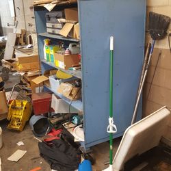 Rolling Metal Screen Rack