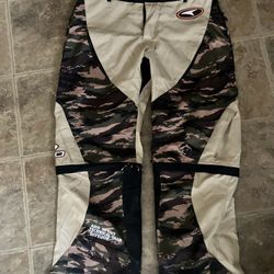 AXO Motocross Pants/Shorts   Size 38
