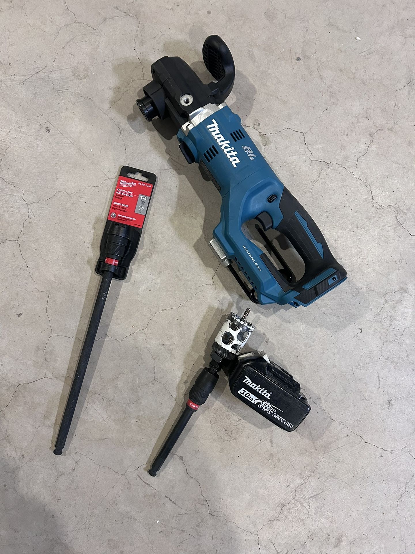 Makita 18V Hole Hogg Drill, Battery, Extension Bits