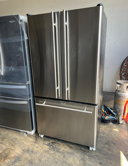 Deal on JennAir 3‑Door Stainless — Clean, Ice Maker
