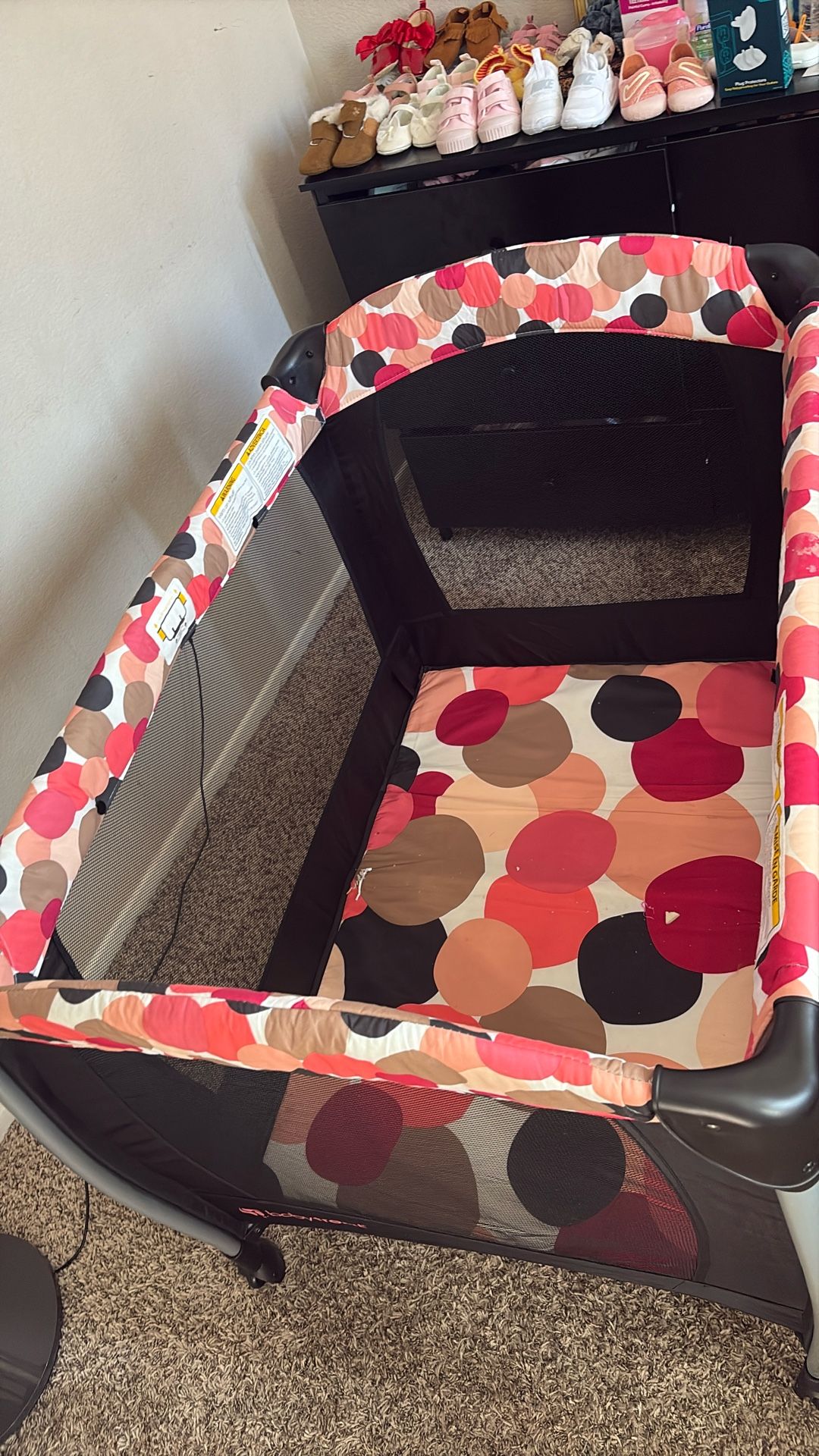 Play Pen , With Changing Table And Bassinet