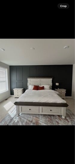 King bed & Nightstands