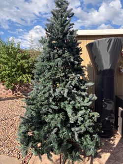 Large 9 ft tree needs new lights