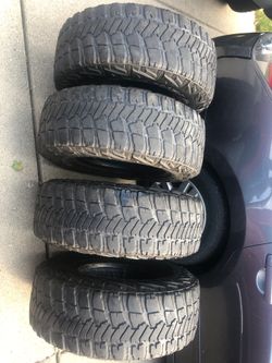 Set of 31x10.5x15 15 inch all terrain tires
