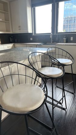 Set of 4 Counter Height Bar Stools