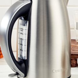 New In Box : Cuisinart 1.7-Liter Stainless Steel Cordless Electric Kettle
