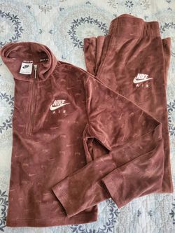 GIRLS / WOMANs Velour 2 PC Suit. 1/4 Zip Up Long Sleeve Top, Mid RISE PANTS. Size M
