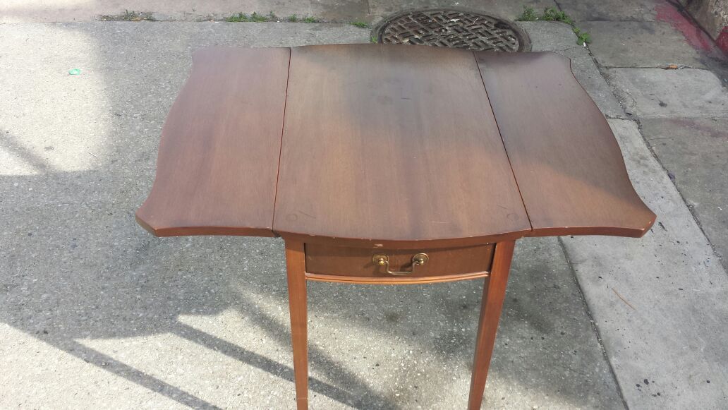 Antique 2Pc End Table. .Wood Set..