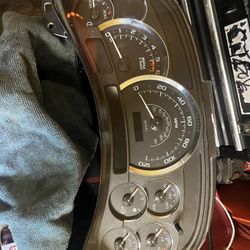 99-06 Cadillac cluster 