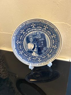 Queen Elizabeth II 50th Coronation Anniversary Commemorative Plate