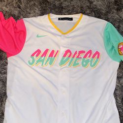 San Diego Padres Baseball Jersey Size M