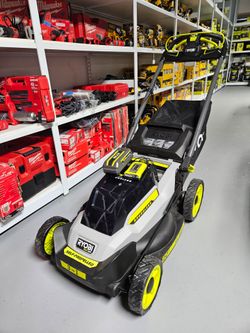 RYOBI 40V CORDLES BRUHLESS 20"IN LANW MOWER KIT NEW