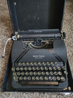 Sterling Smith-Corona vintage 1940s Typewriter