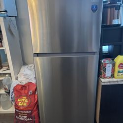 Midea Top Freezer/Refridgerator