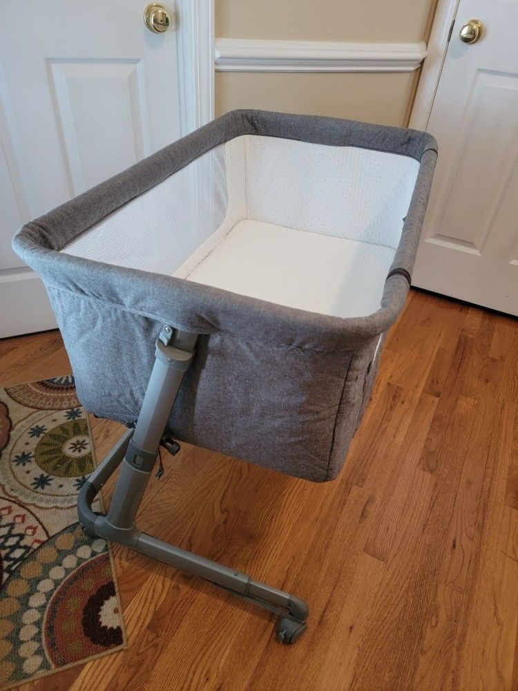 Infant Bedside Bassinet