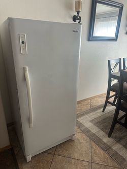 KENMORE UPRIGHT FREEZER