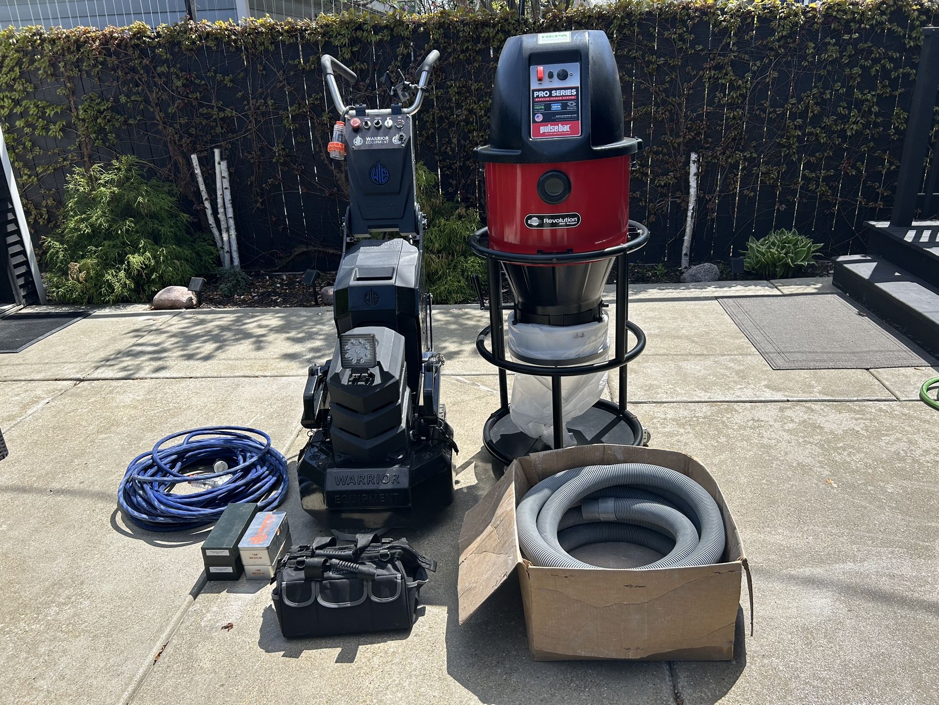 Equipment Tomahawk WE-2047 Concrete Grinder with Pulsebac Pro 311 Bagger Unit Industrial Vacuum