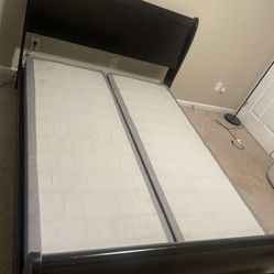 Ashley Queen Bed W Headboard And Footboard 