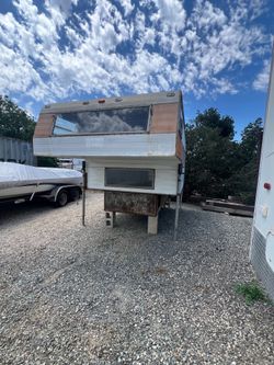 Callen camper, camper shell NEED GONE