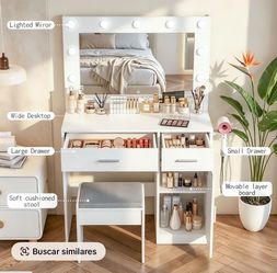 Makeup vanity