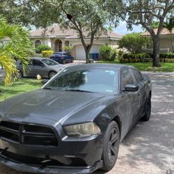 2013 Dodge Charger (Clean Title)