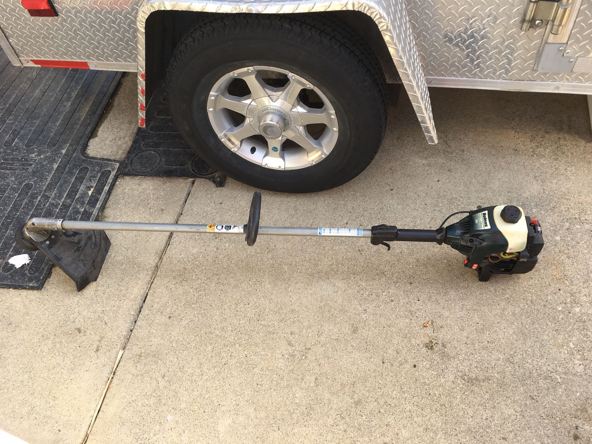 Bolens BL150 17” cur 31 CC straight weedeater