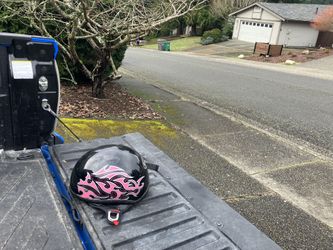 Motorcycle Helmet  Size Small in Good Condition  DOT Approved 
