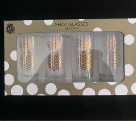 Pineapple Shot Glass Set (4) – New in Box