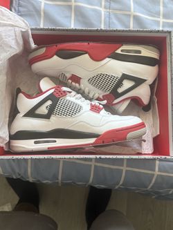 Jordan 4 Fire red