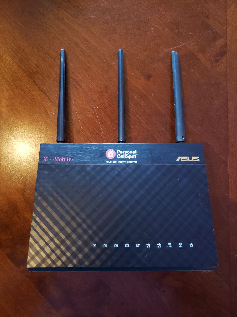 ASUS TM-AC 1900 WIFI Router + TP-LINK EXTENDER