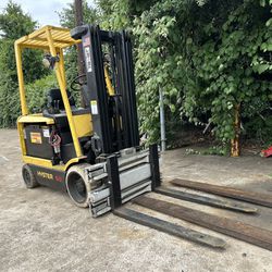 Hyster E50Z-33 5,000 LB Electric Forklift With Side Shift $4,750