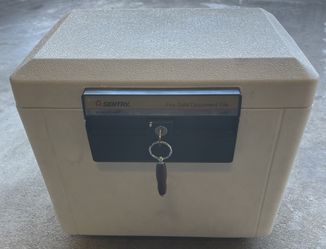  Safe / Sentry 2190 Fire Safe Security Safety Box Chest Lockbox 1 Key