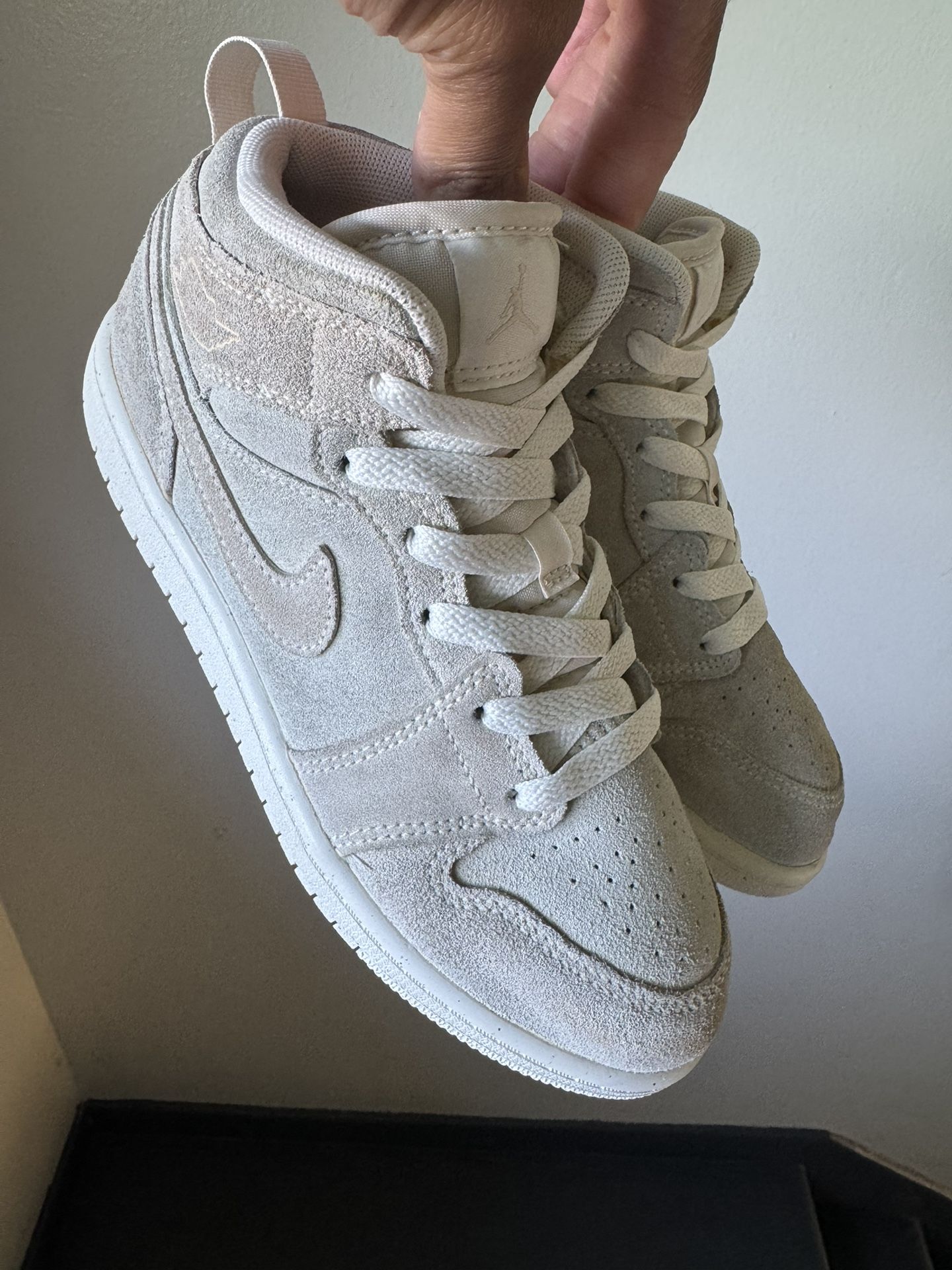 Kid’s Jordan Retro 1 Mid SE Craft ‘Pale Ivory’