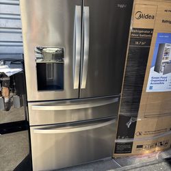 New Open Box Whirlpool 4-Door French Door Refrigerator Ice/Water Indoor