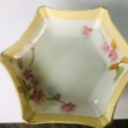 Antique  Signed  Nippon  Hand Painted  Footed Porcelain  Dish 6x7 Inch 