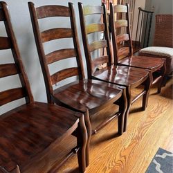 Set of Pottery Barn Ladderback dining chairs  8