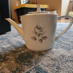 Vintage Hutschenreuther Selb Bavaria Germany Noblesse Tea Pot