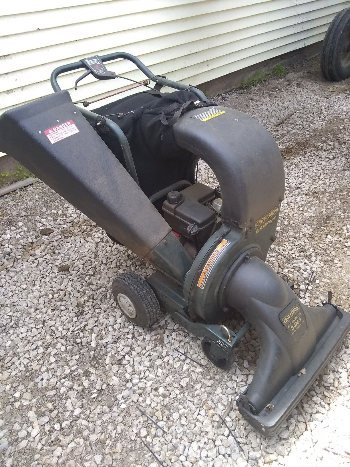 Craftsman 3in1 self propelled chipper, shredder and vac for Sale in