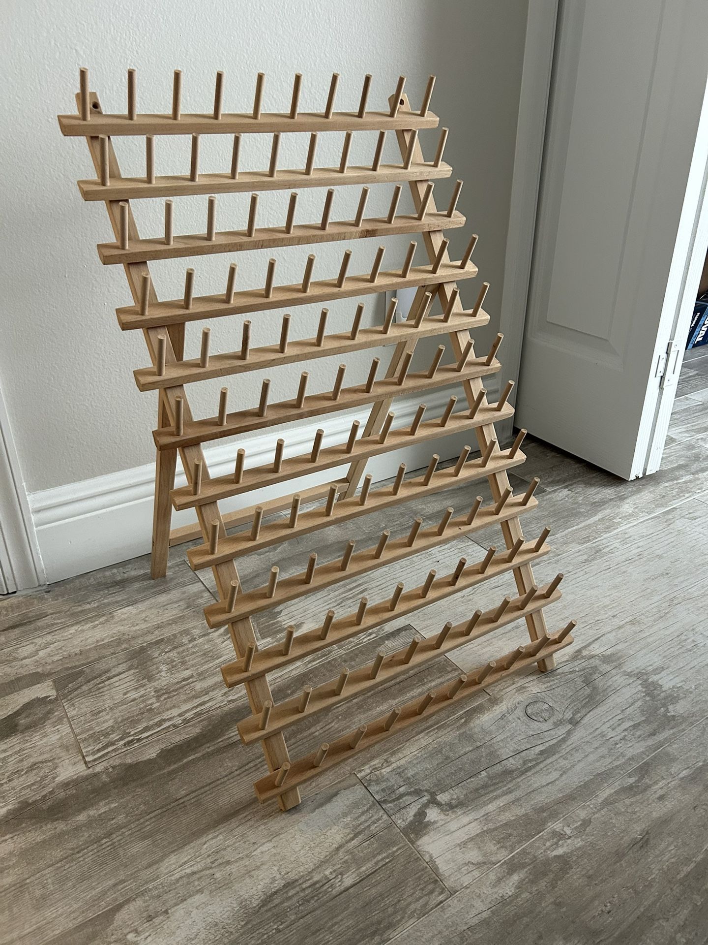 Wooden Thread Rack
