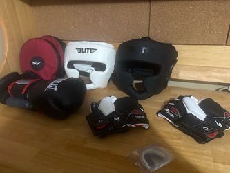 Boxing & MMA Training Gear Bundle - Gloves, Headgear & Mitts
