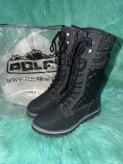 New Polar Black Quilted Lace-Up Women’s winter Boots Size 6.